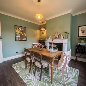  Holiday home Treblenick House